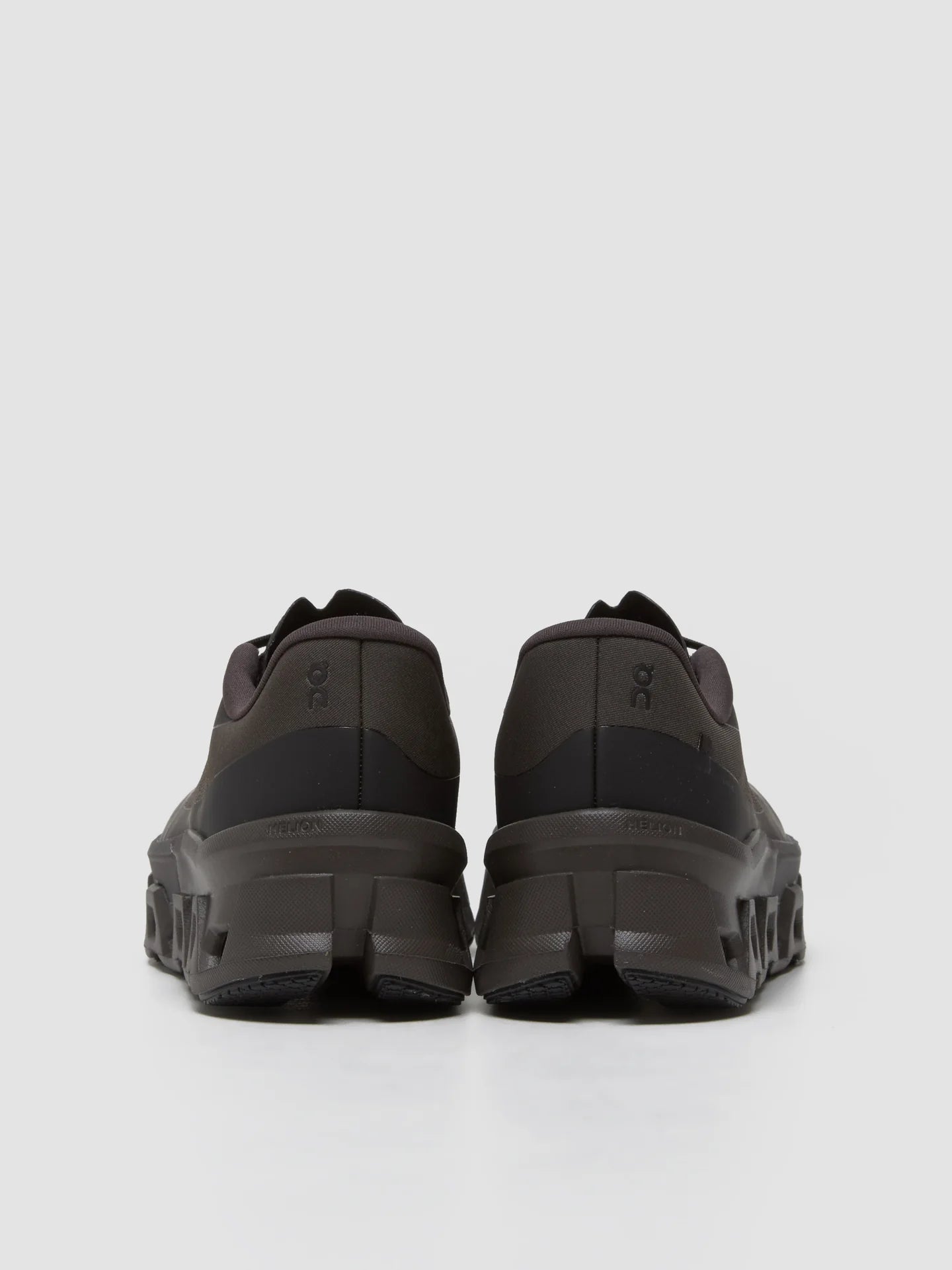 On Cloudmonster Post Archive Faction Thorn marron – Image 4